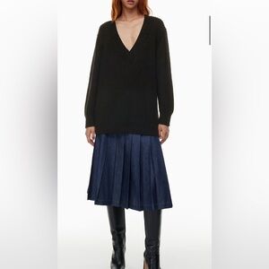 Aritzia Babaton Roger V Neck Sweater Merino Wool Black oversized Small